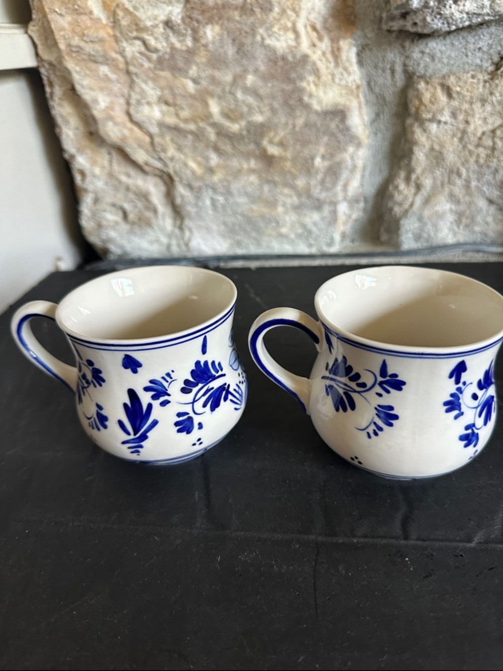 Delft Mugs - Set of 2 - Picture 3 of 4